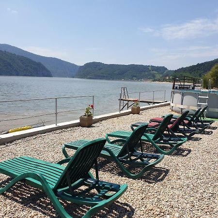 Casa Ana Serena Ieşelniţa Exteriér fotografie