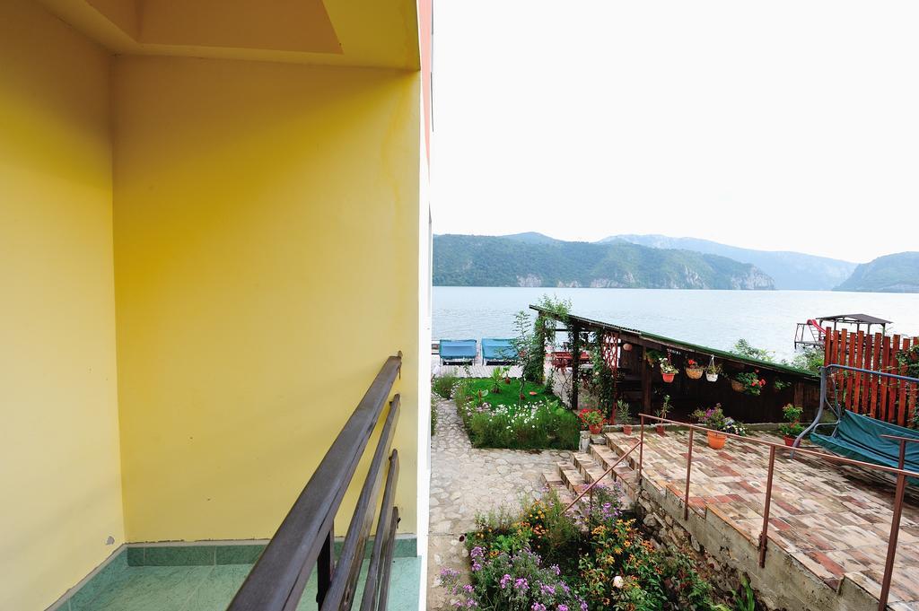 Casa Ana Serena Ieşelniţa Exteriér fotografie