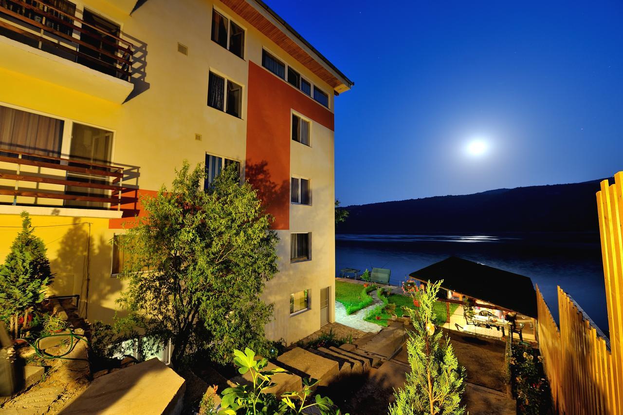 Casa Ana Serena Ieşelniţa Exteriér fotografie