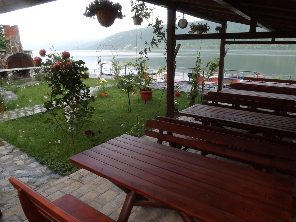 Casa Ana Serena Ieşelniţa Exteriér fotografie