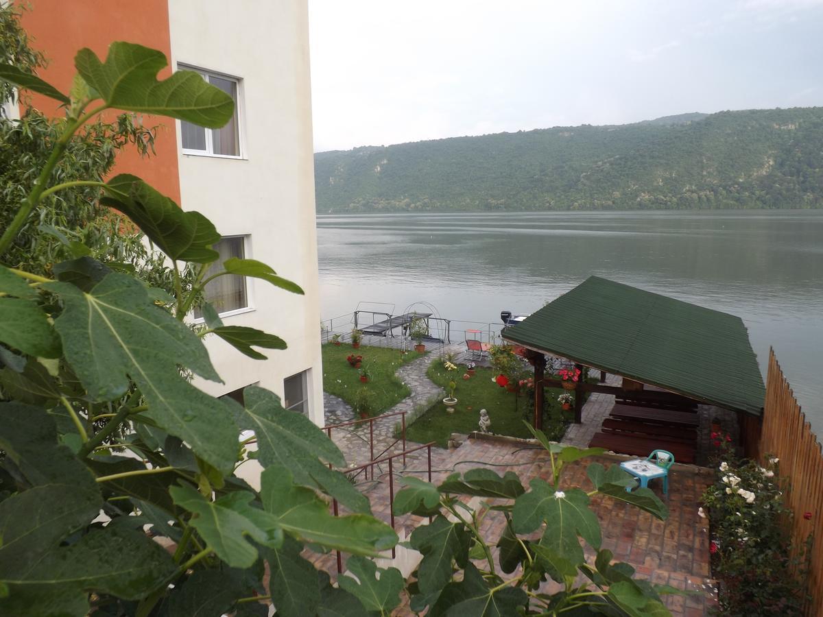 Casa Ana Serena Ieşelniţa Exteriér fotografie