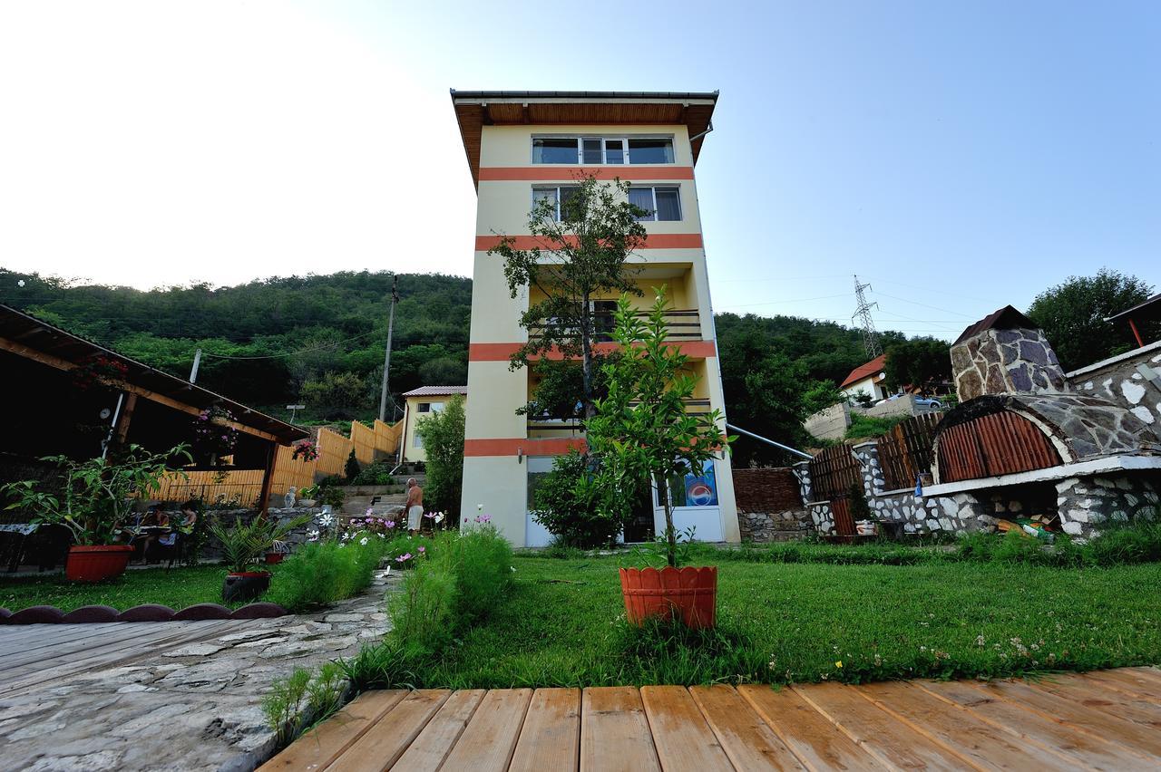 Casa Ana Serena Ieşelniţa Exteriér fotografie