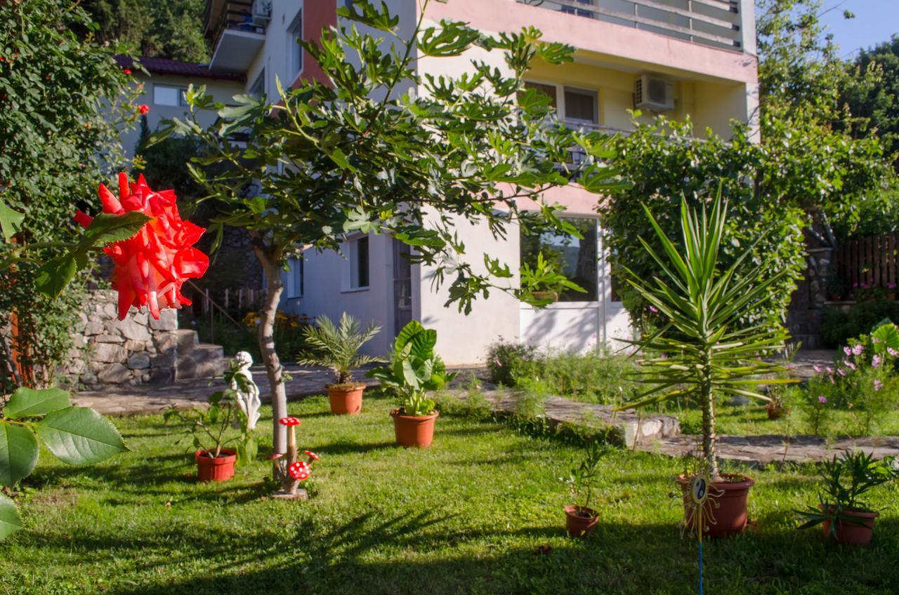 Casa Ana Serena Ieşelniţa Exteriér fotografie