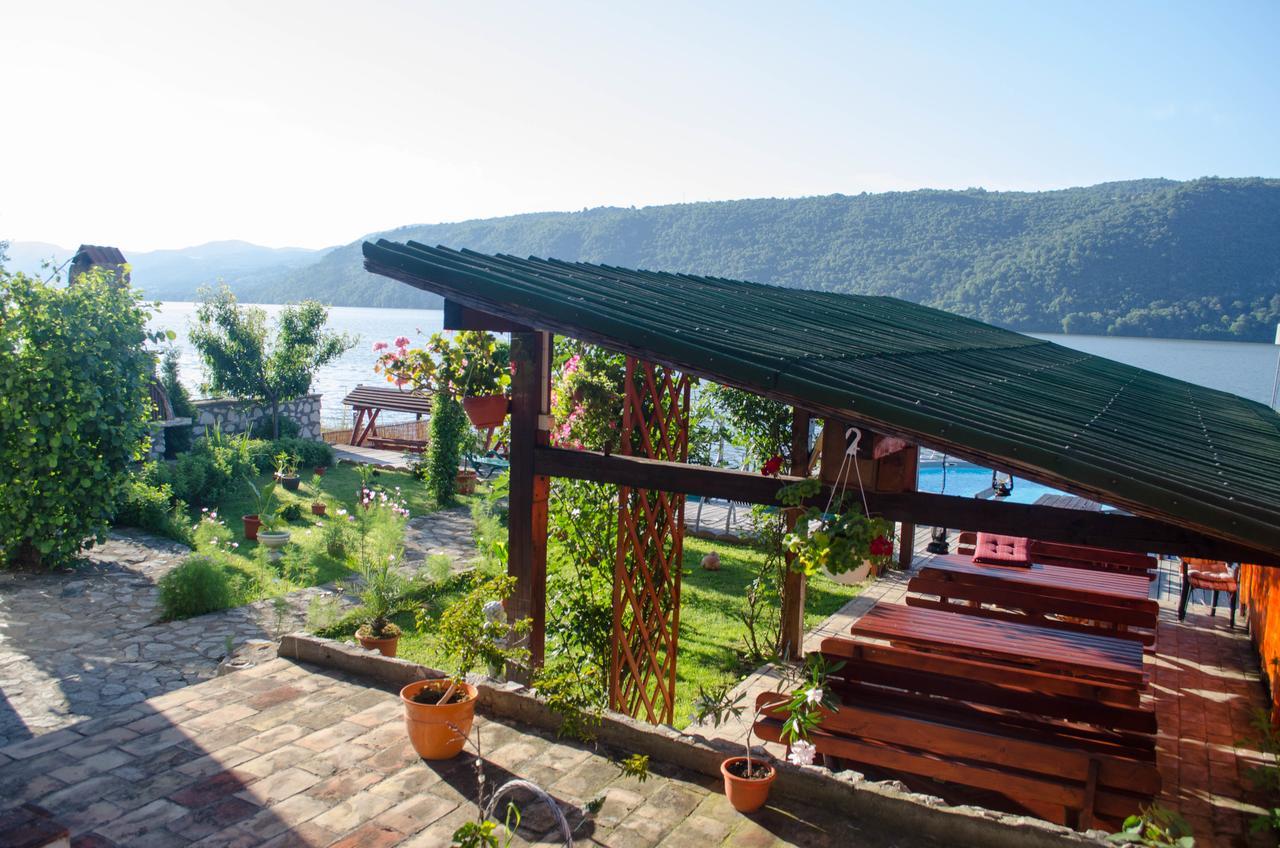Casa Ana Serena Ieşelniţa Exteriér fotografie