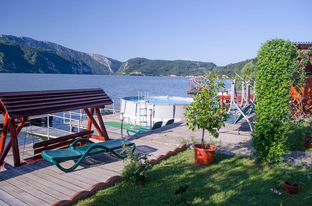 Casa Ana Serena Ieşelniţa Exteriér fotografie