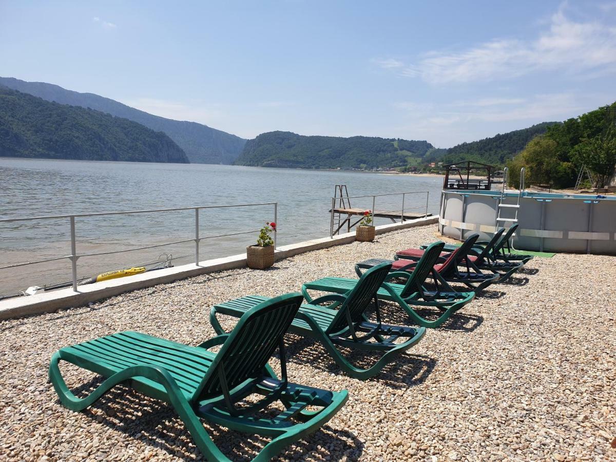 Casa Ana Serena Ieşelniţa Exteriér fotografie